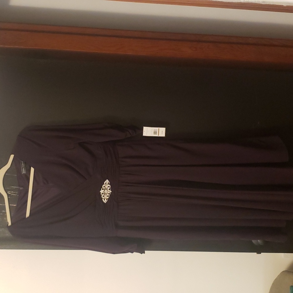 Jessica Howard Women's Embellished plum dress, size 12
